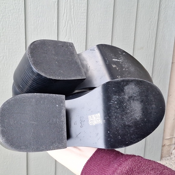 Coach Kenna Black leather chain boots size 10 - Picture 10 of 10